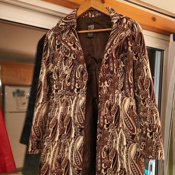 Coat - Picture 1 of 2
